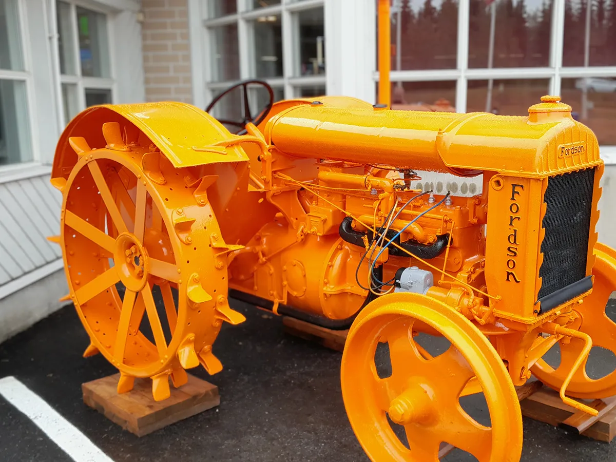 vanha traktori Fordson