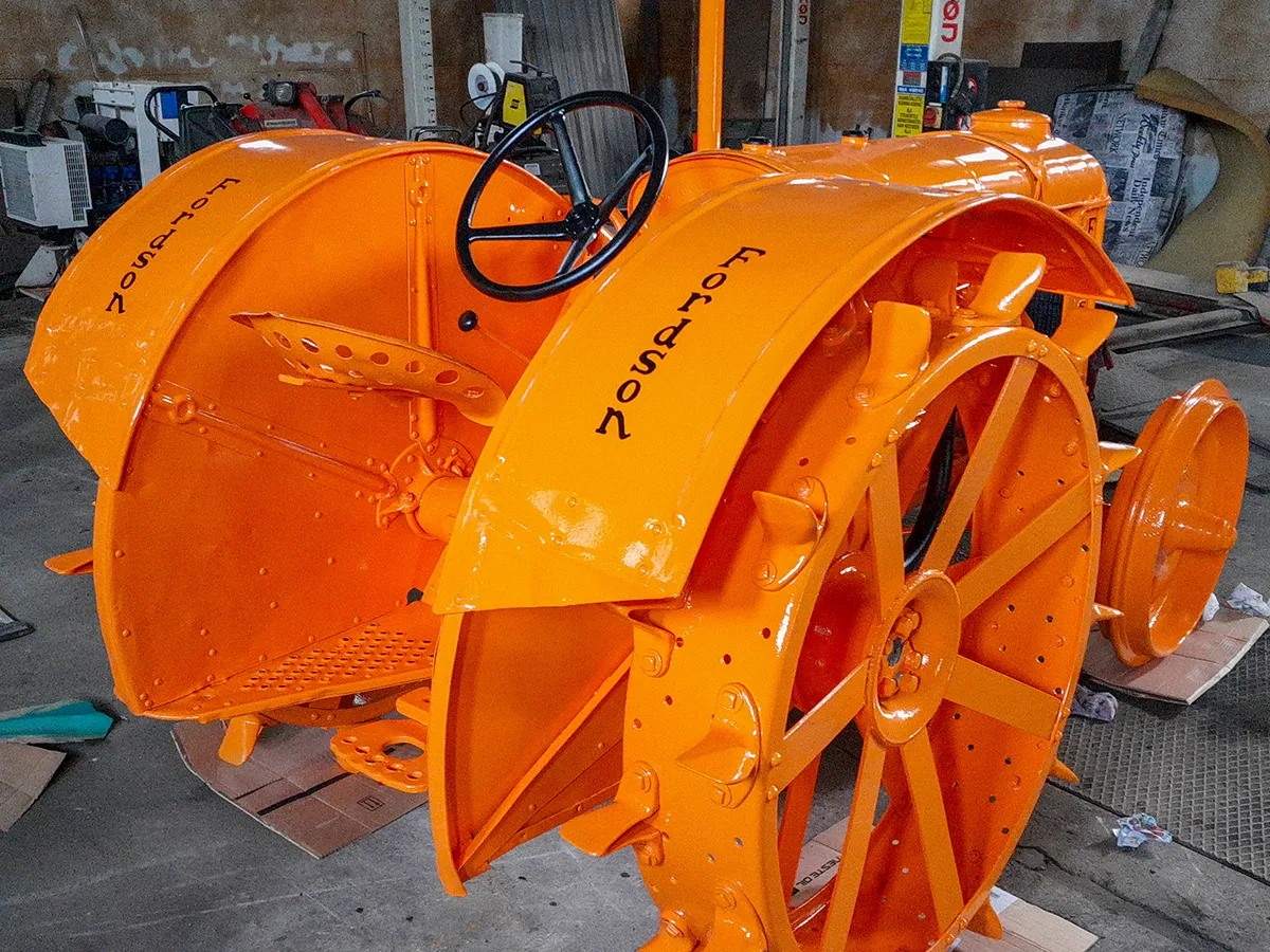 vanha traktori Fordson